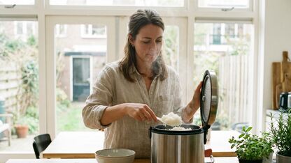 Hoe kook je rijst in een rijstkoker?