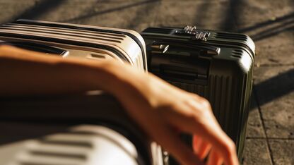 Nog een vakantie op de planning? Deze 7 dingen wil je écht in je handbagage hebben