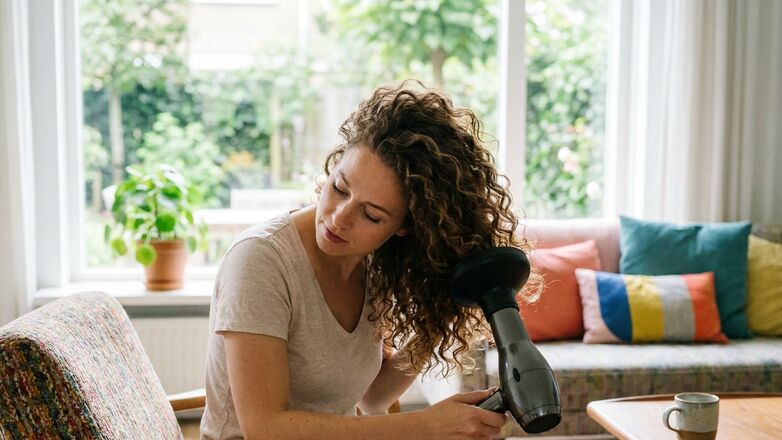 Zo gebruik je een diffuser voor meer definitie in je krullen