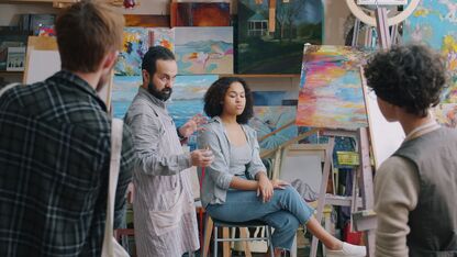 Liever kleien dan clubben: creatieve workshops zijn het nieuwe avondje uit