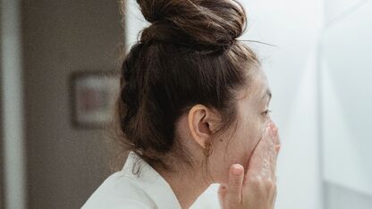 TikTok is obsessed met ‘morning shed 2.0’: dermatoloog deelt belangrijk advies