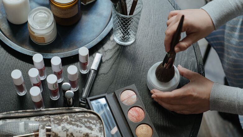 Tired girl make-up is dé beautytrend op TikTok