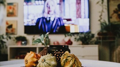 Cozy alert! Deze films en series geven je instant herfstgevoel