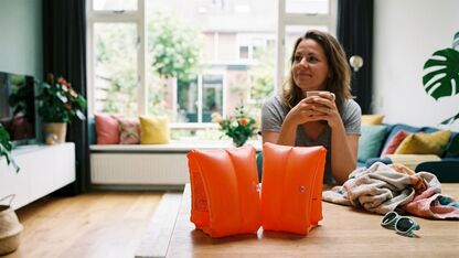 Zijn zwembandjes veilig genoeg voor jonge kinderen?