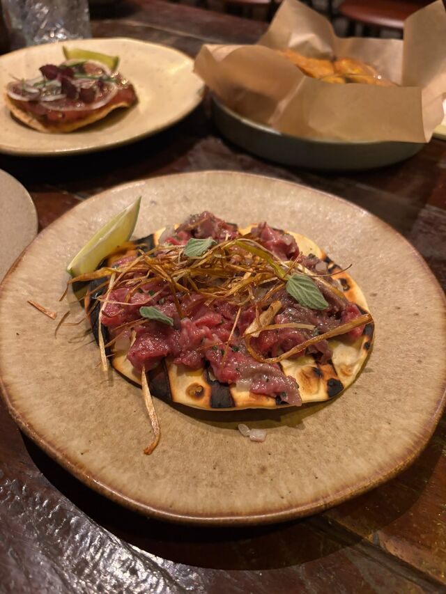Tostada van de nieuwe kaart van Salmuera